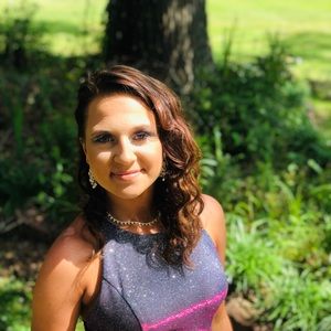 Meet your Posher, Hannah